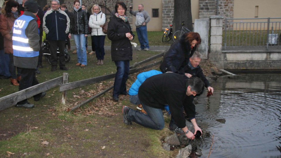 fbek08xri-Geldbeutelwaschen1-1024×682-960×540